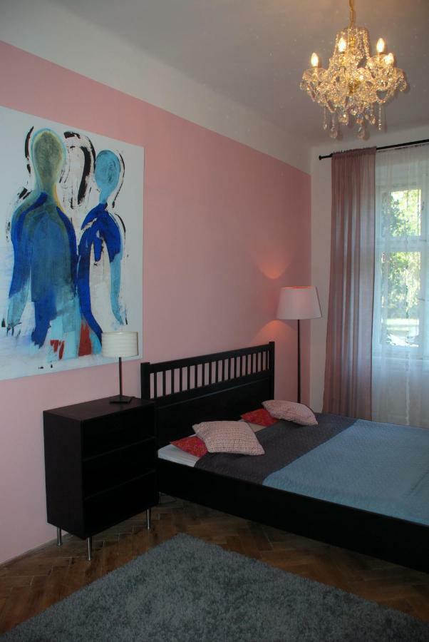 Pension Atelier 12 Prague Ngoại thất bức ảnh